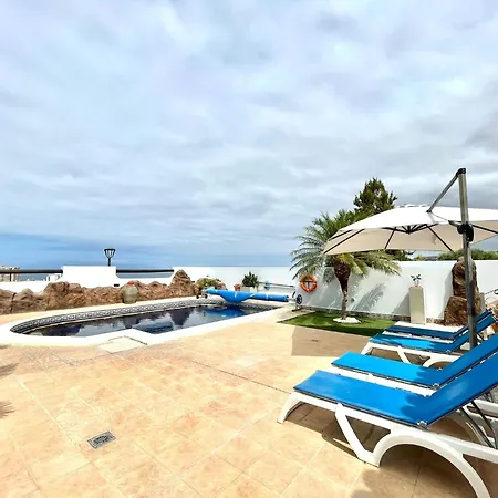 With Bbq, Private Heated Pool In Tenerife South *