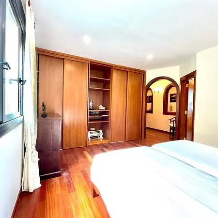 With Bbq, Private Heated Pool In Tenerife South Villa *