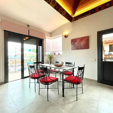 Villa With Bbq, Private Heated Pool In Tenerife South *