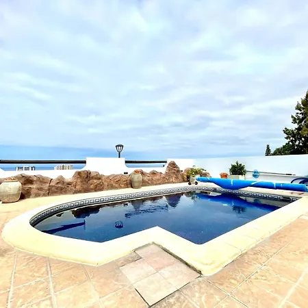 With Bbq, Private Heated Pool In Tenerife South