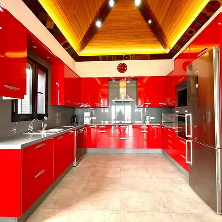 With Bbq, Private Heated Pool In Tenerife South *