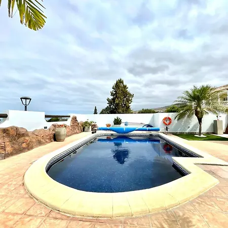 With Bbq, Private Heated Pool In Tenerife South Costa Adeje (Tenerife)