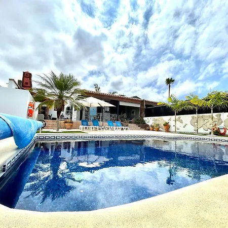 With Bbq, Private Heated Pool In Tenerife South Villa *
