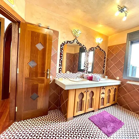 Villa With Bbq, Private Heated Pool In Tenerife South Costa Adeje (Tenerife)