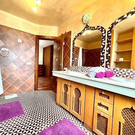 With Bbq, Private Heated Pool In Tenerife South *
