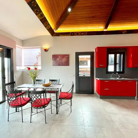 With Bbq, Private Heated Pool In Tenerife South Costa Adeje (Tenerife)