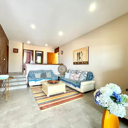 With Bbq, Private Heated Pool In Tenerife South Villa *